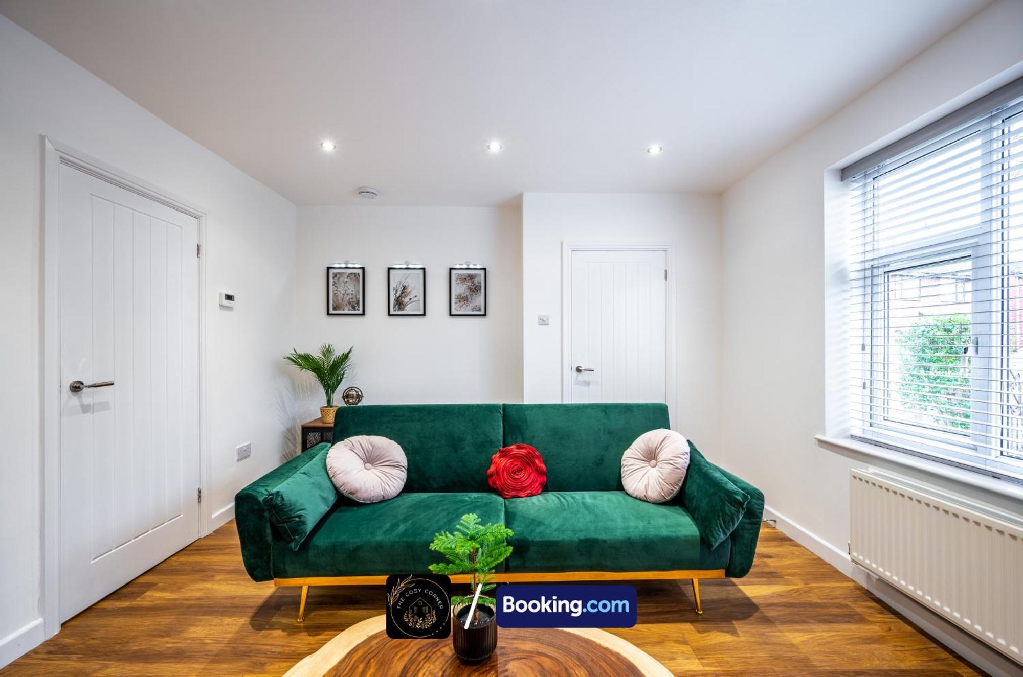 Appartement Cosy 3-Bed House, Garden & Free Parking In Stretford à Manchester Extérieur photo