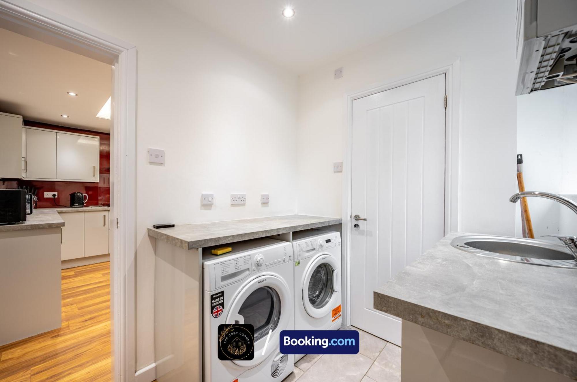 Appartement Cosy 3-Bed House, Garden & Free Parking In Stretford à Manchester Extérieur photo