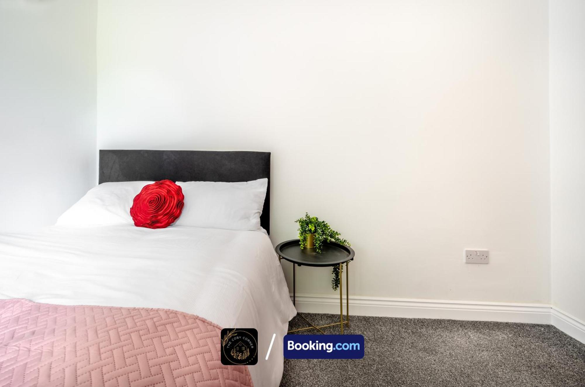 Appartement Cosy 3-Bed House, Garden & Free Parking In Stretford à Manchester Extérieur photo
