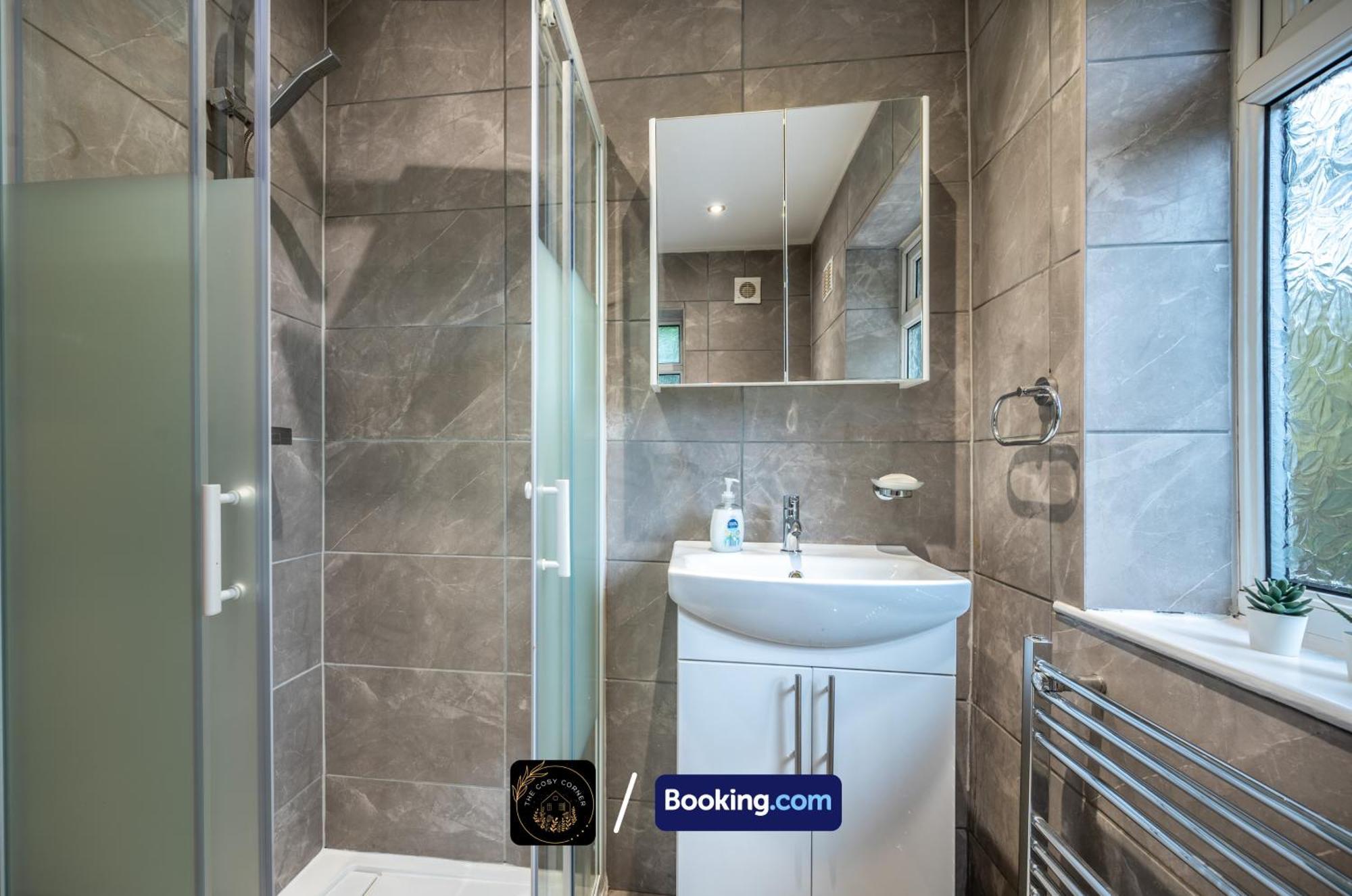 Appartement Cosy 3-Bed House, Garden & Free Parking In Stretford à Manchester Extérieur photo