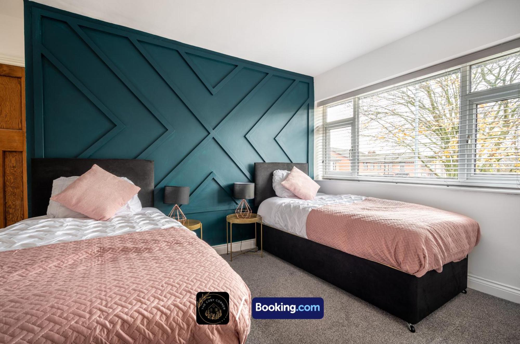 Appartement Cosy 3-Bed House, Garden & Free Parking In Stretford à Manchester Extérieur photo