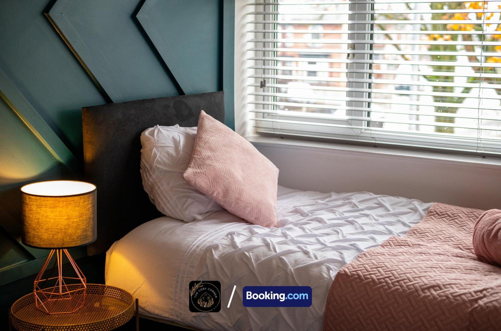 Appartement Cosy 3-Bed House, Garden & Free Parking In Stretford à Manchester Extérieur photo